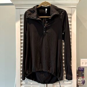 Long sleeve tee shirt